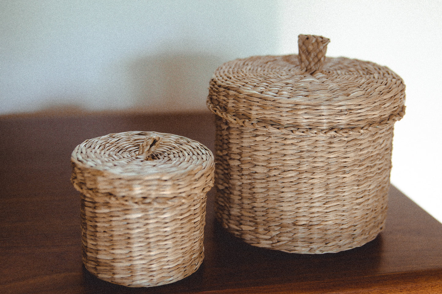 Wicker baskets with lids (pair)